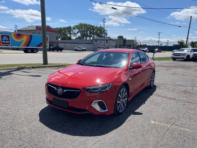 buick regal sportback 2018 W04GS6SS4J1055213 image buick regal sportback 2018 W04GS6SS4J1055213 image